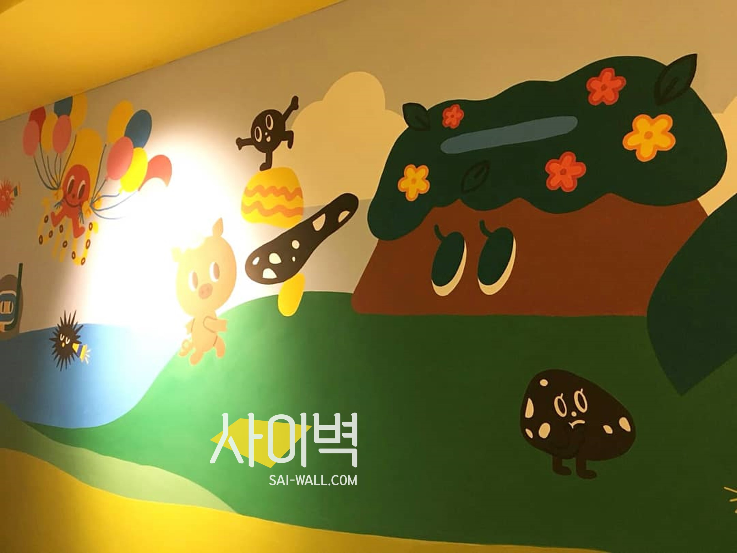 옐로우 카페 인테리어 벽화 시공 사진 3