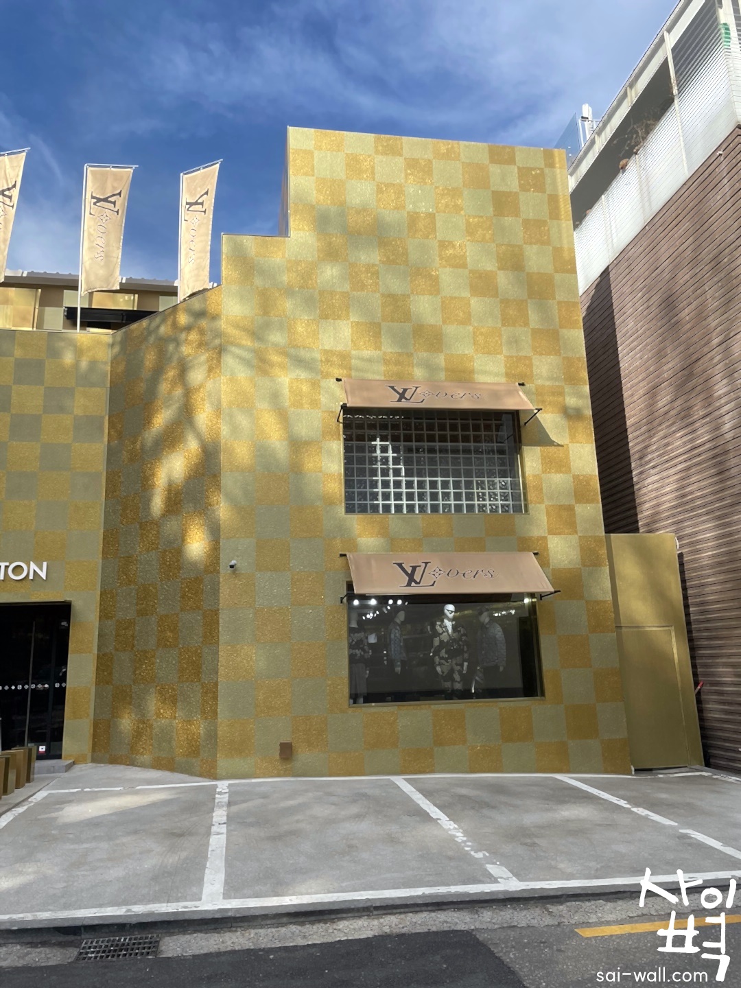 루이비통 도산 맨즈팝업 벽화 시공 사진 6
